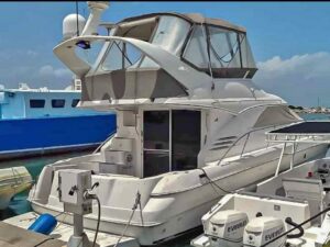 Sea Ray 40’ – Año 1999 – Motores Caterpillar 3126 – Oferta Especial $80.000 (Valor real $120.000)
