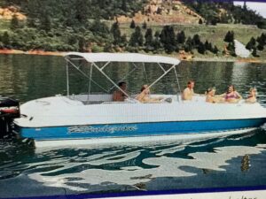 LANCHA BAYLINER RENDEZVOUS 2659 – USD 18.000